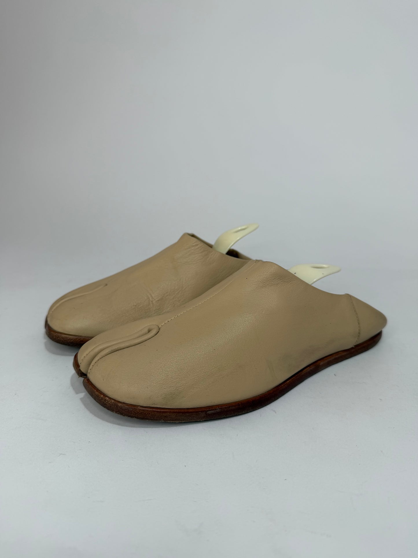 Maison Margiela Beige LeatherTabi babouche shoes Size 36 EU/ 6 US