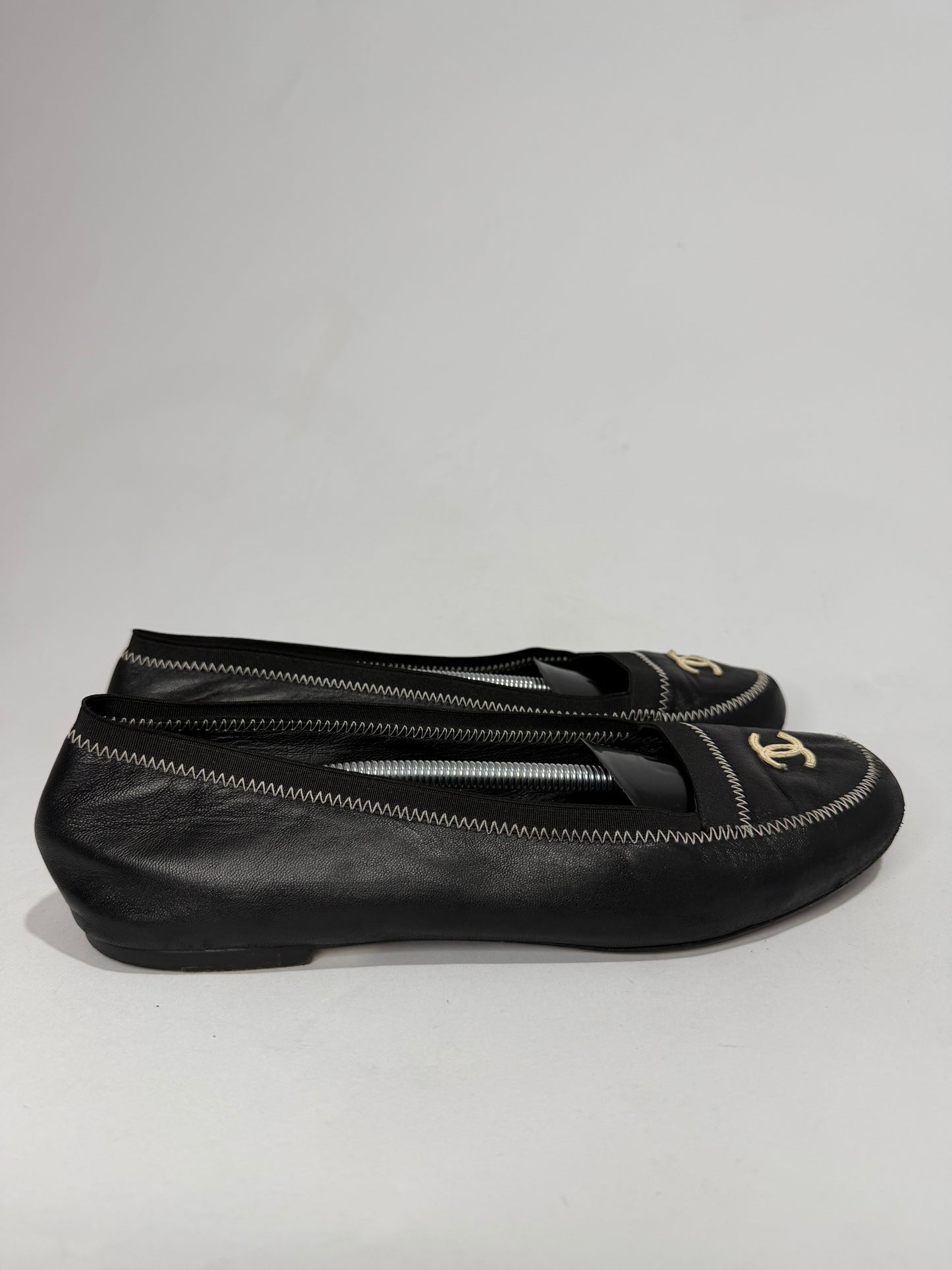 Vintage Chanel CC Logo Leather Ballet Flats Size 42 EU/ 8 UK/ 12 US