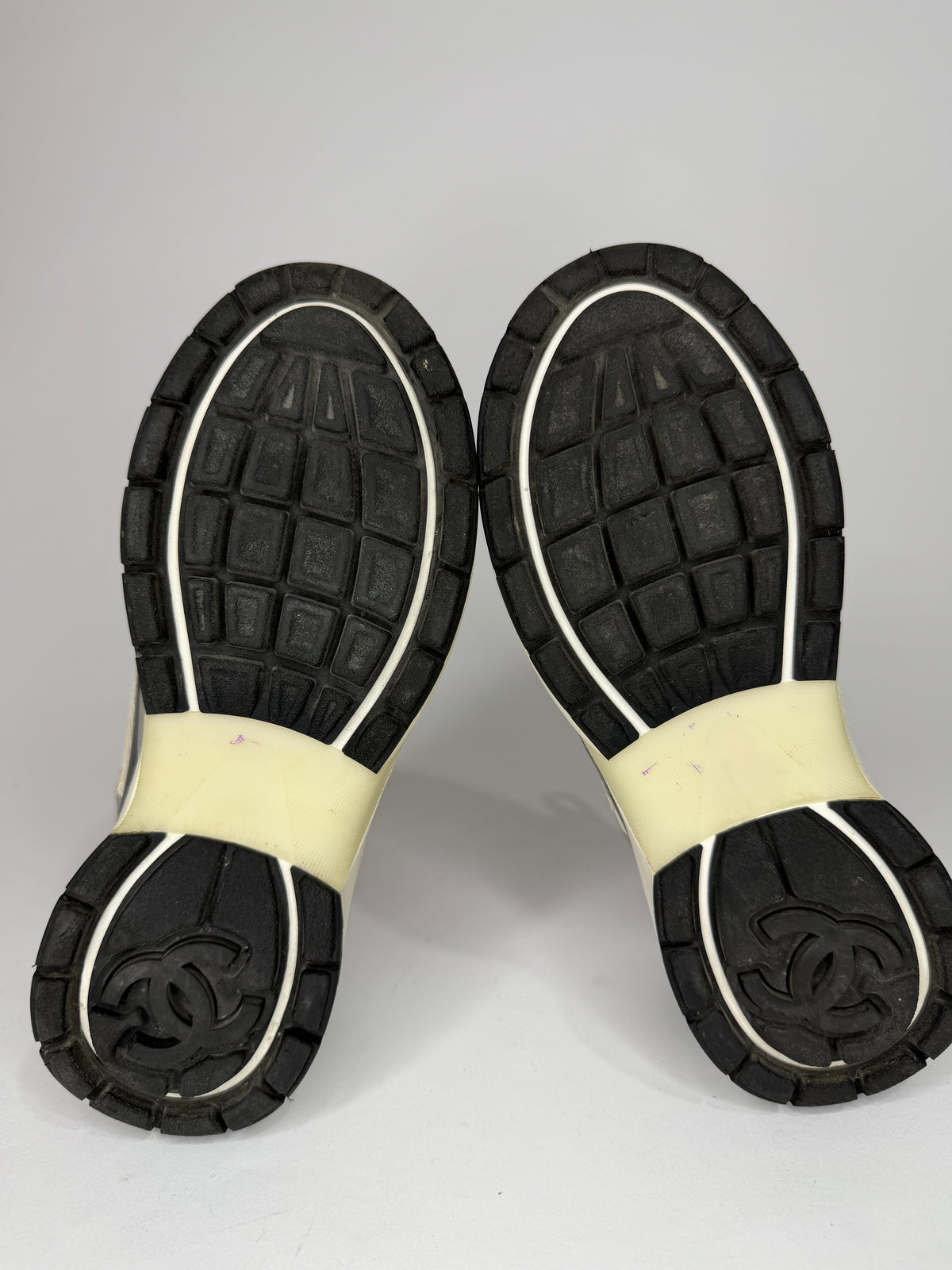 Chanel CC  Silver/White Leather and Mesh Low Top Sneakers Size 38 EU/ 8 US