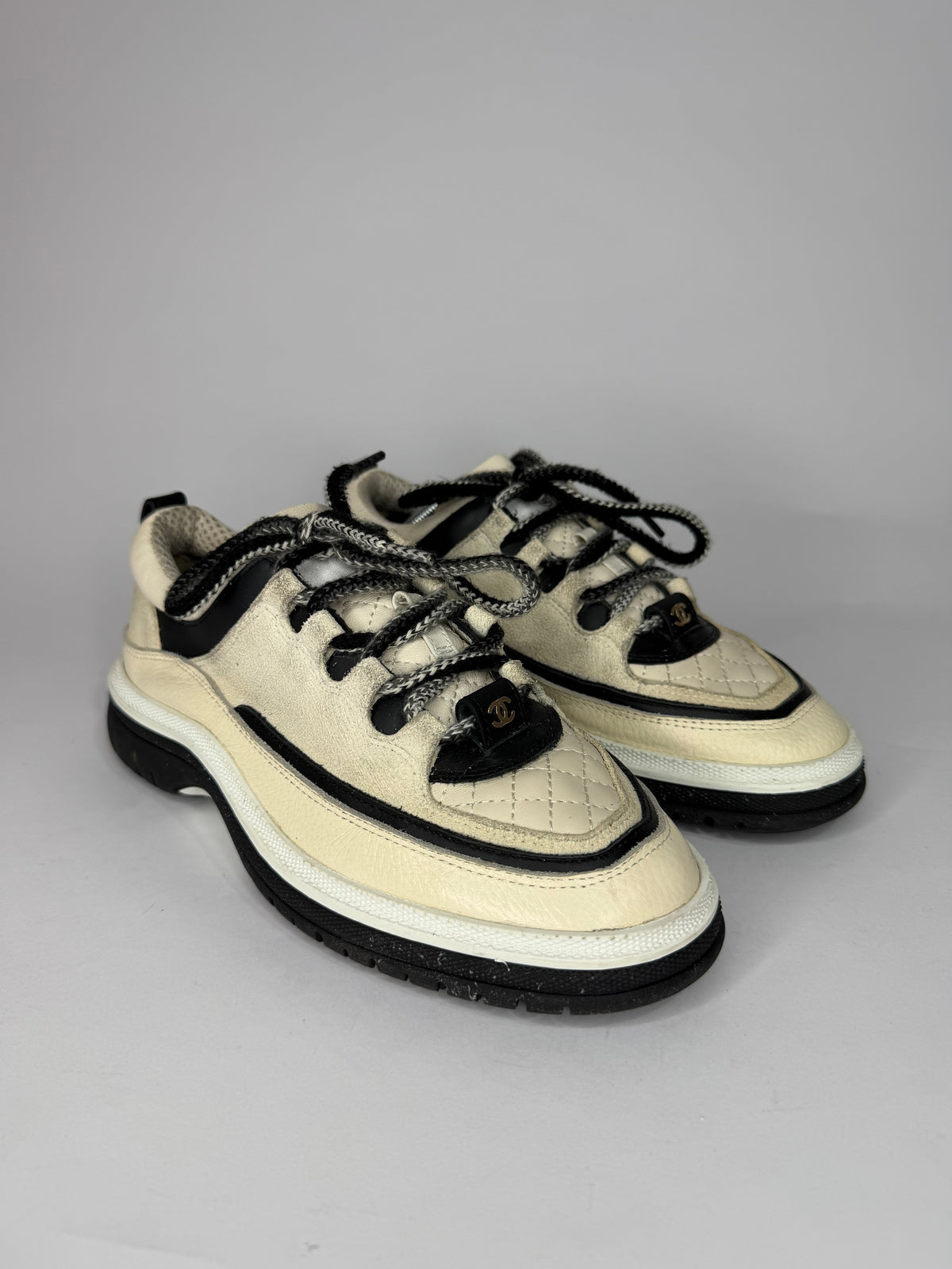 Chanel CC Cream/Black Quilted Leather and Suede Low Top Sneakers Size 38 EU/ 8 US