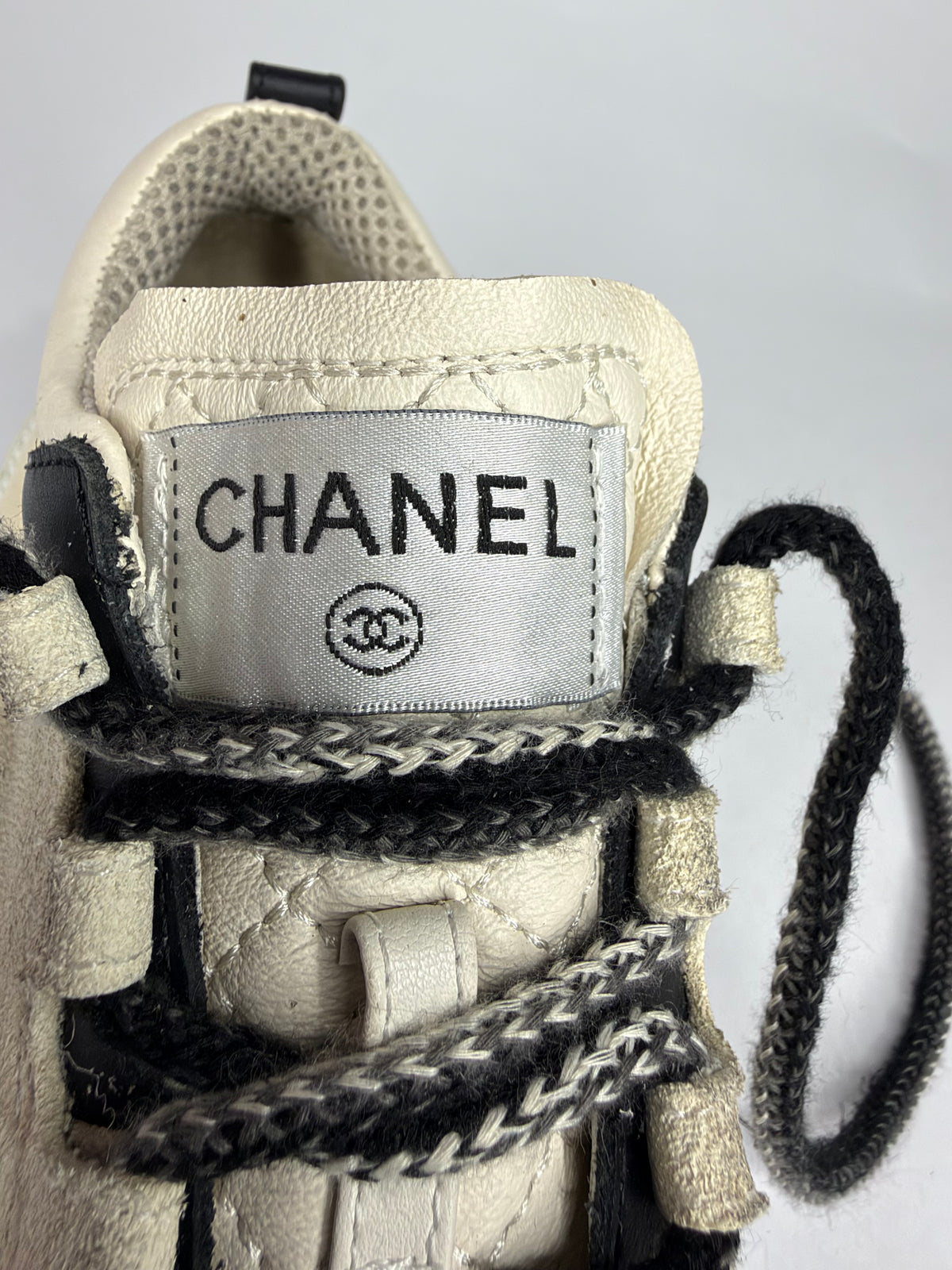 Chanel CC Cream/Black Quilted Leather and Suede Low Top Sneakers Size 38 EU/ 8 US