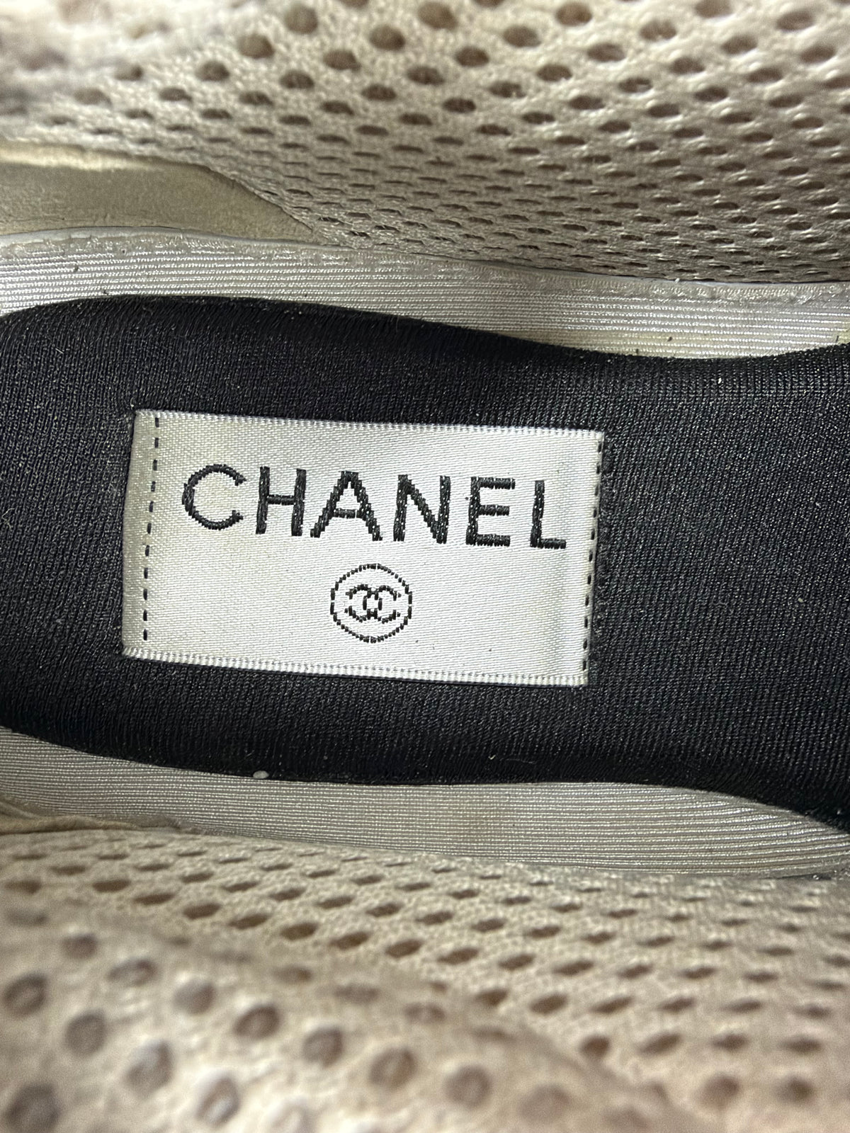Chanel CC Cream/Black Quilted Leather and Suede Low Top Sneakers Size 38 EU/ 8 US