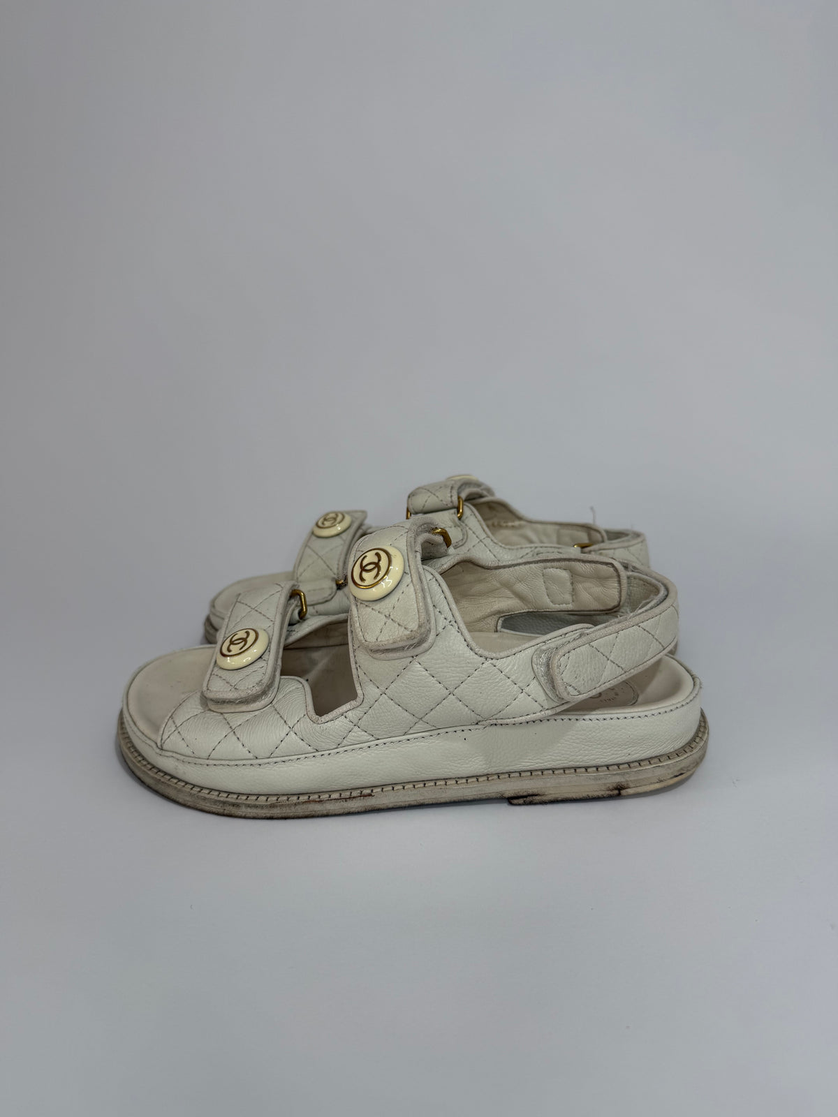 Chanel White Quilted Leather Dad CC Velcro Strap Flat Sandals Size 37 EU/ 7 US/ 4 UK