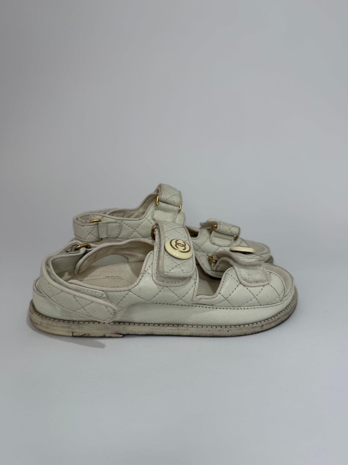Chanel White Quilted Leather Dad CC Velcro Strap Flat Sandals Size 37 EU/ 7 US/ 4 UK