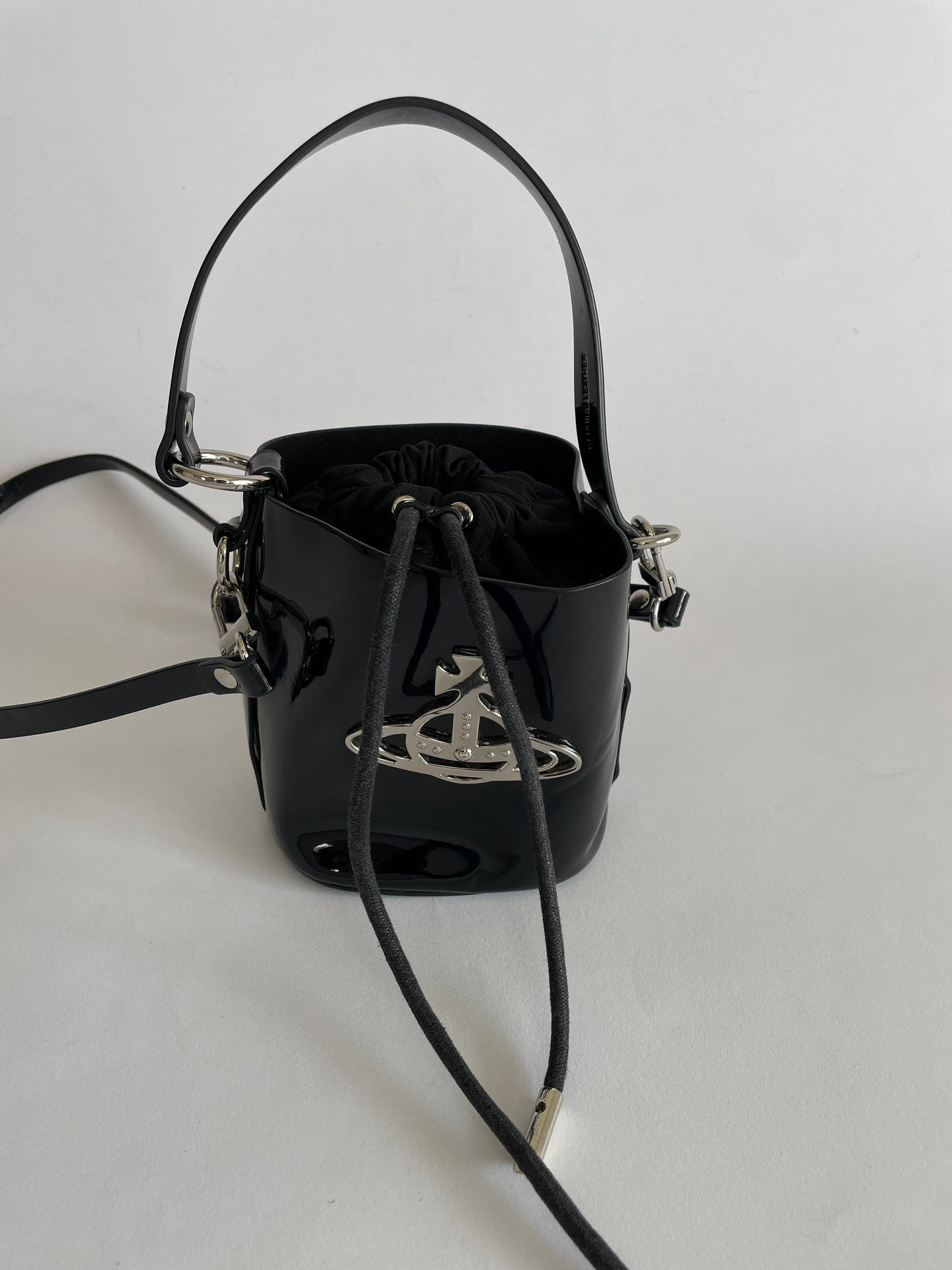 Vivienne Westwood BETTY SMALL BUCKET BAG